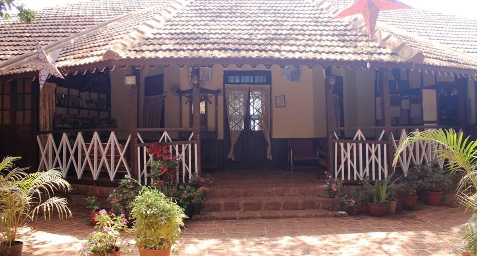 Lord's Central Hotel, Matheran 1